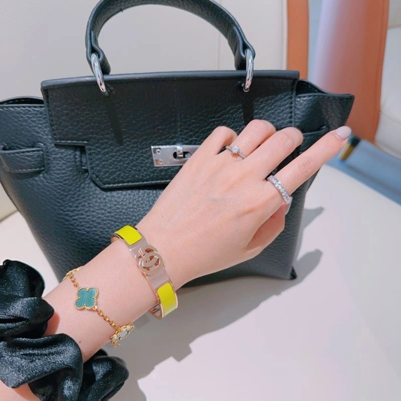 Breathable Gucci Bracelets 245721