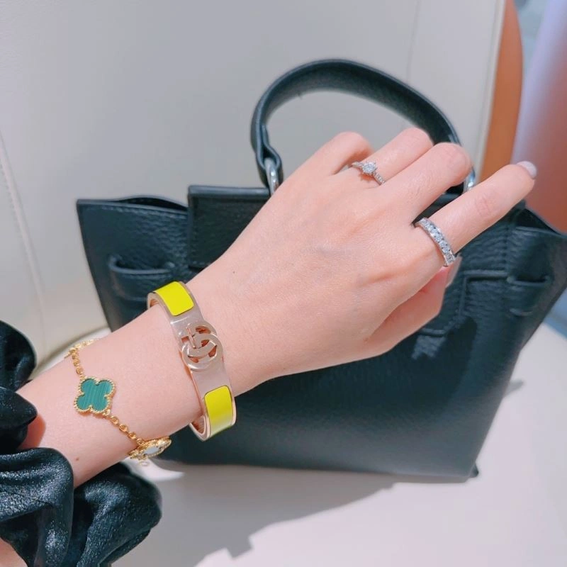 Breathable Gucci Bracelets 245721
