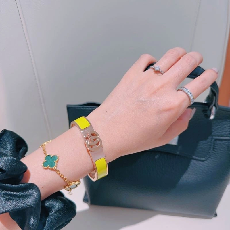 Breathable Gucci Bracelets 245721