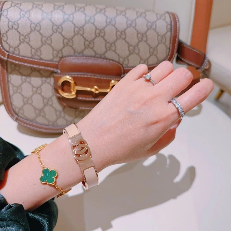 WellDesigned Gucci Bracelets 245715