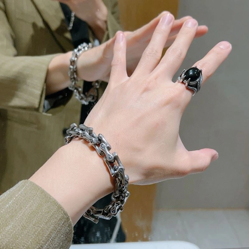 Resilient Gucci Bracelets 245704