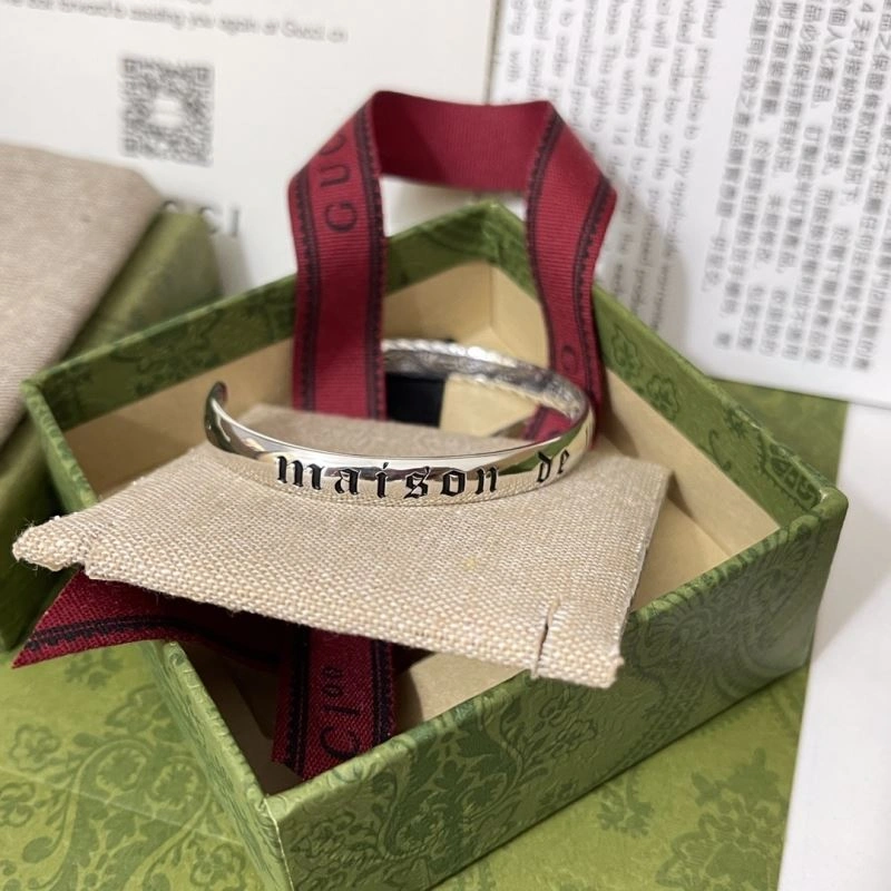 Supportive Gucci Bracelets 245701