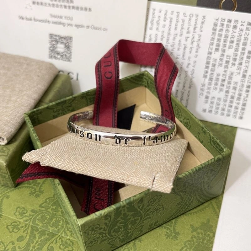 Supportive Gucci Bracelets 245701