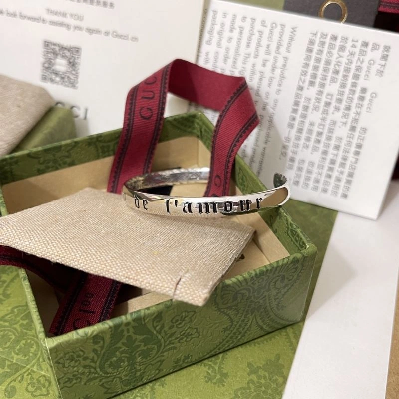 Supportive Gucci Bracelets 245701