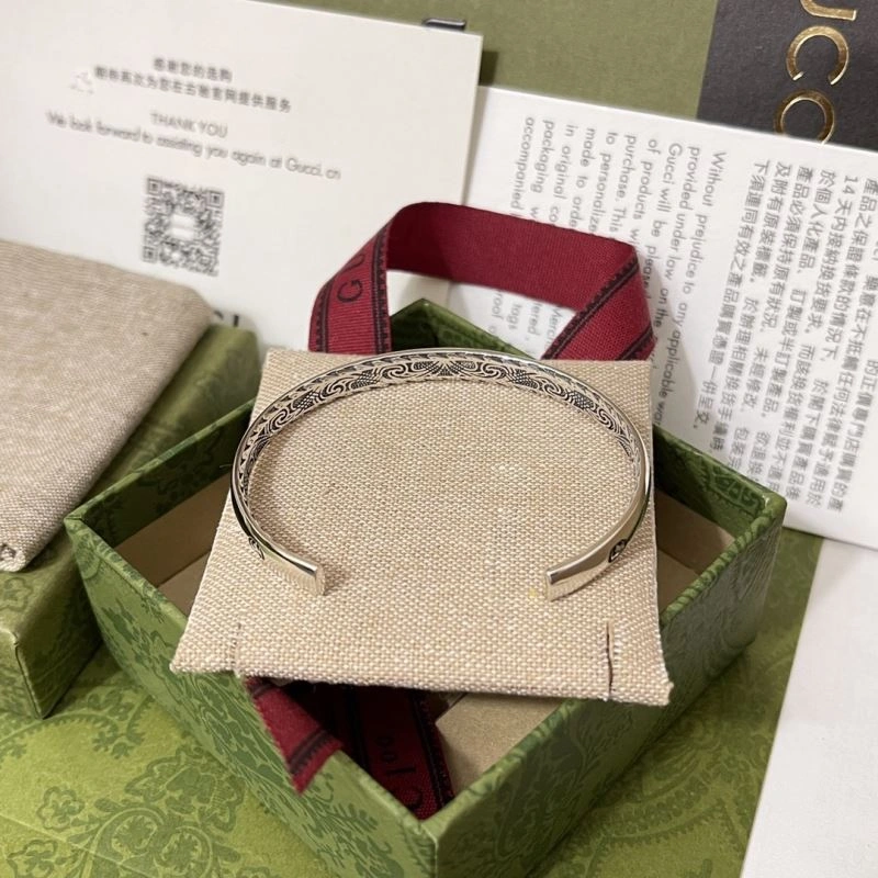Supportive Gucci Bracelets 245701