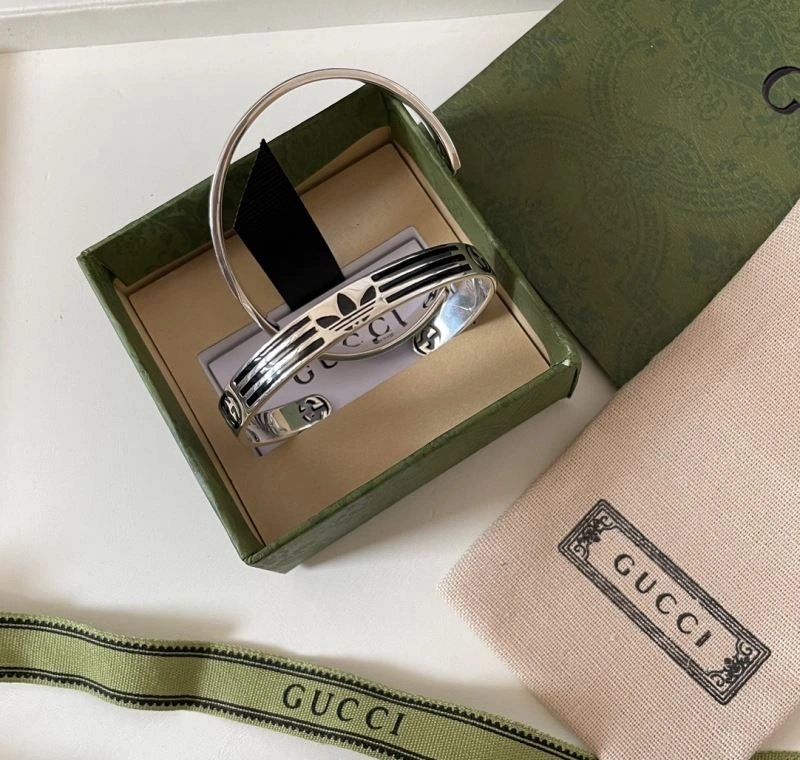 Supportive Gucci Bracelets 245220