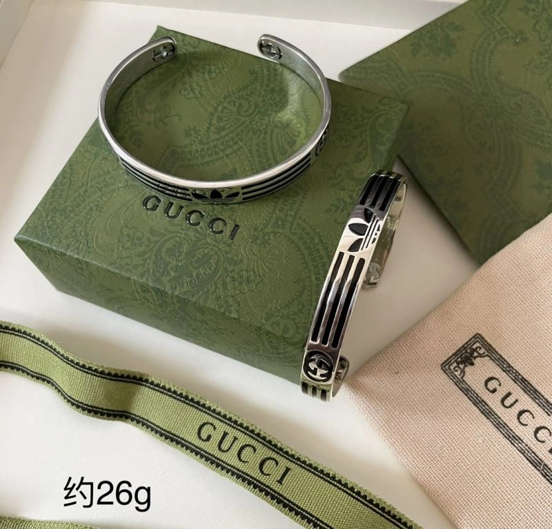 Supportive Gucci Bracelets 245220