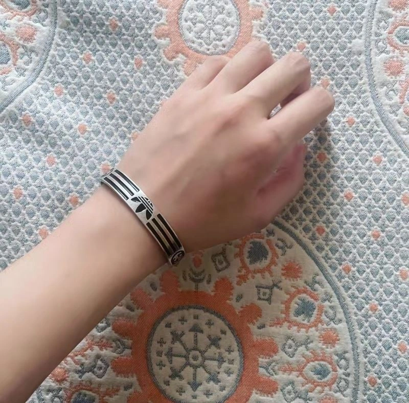 Supportive Gucci Bracelets 245220