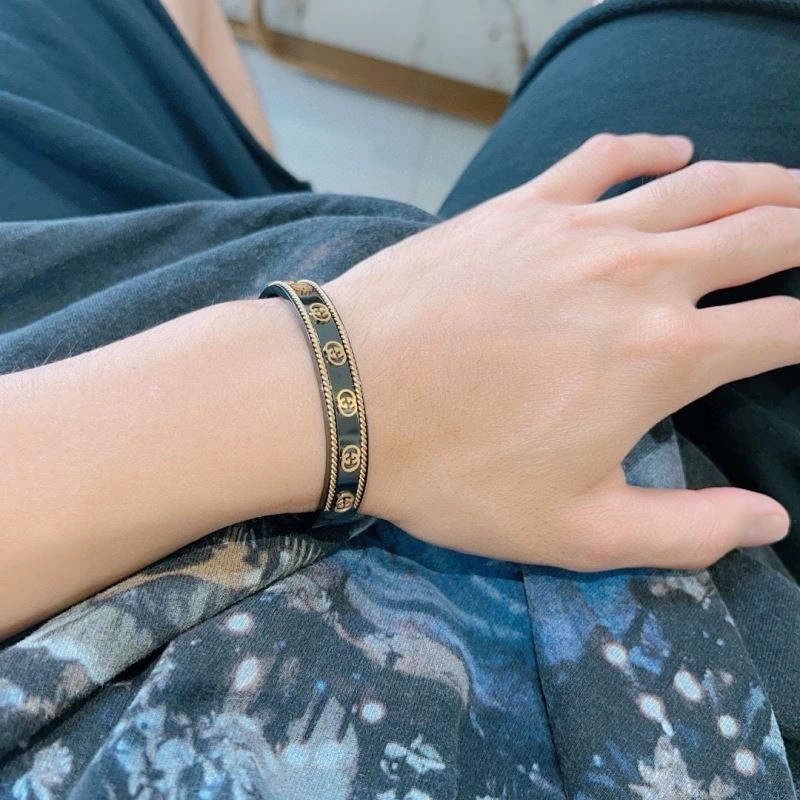 ZipUp Gucci Bracelets 244910