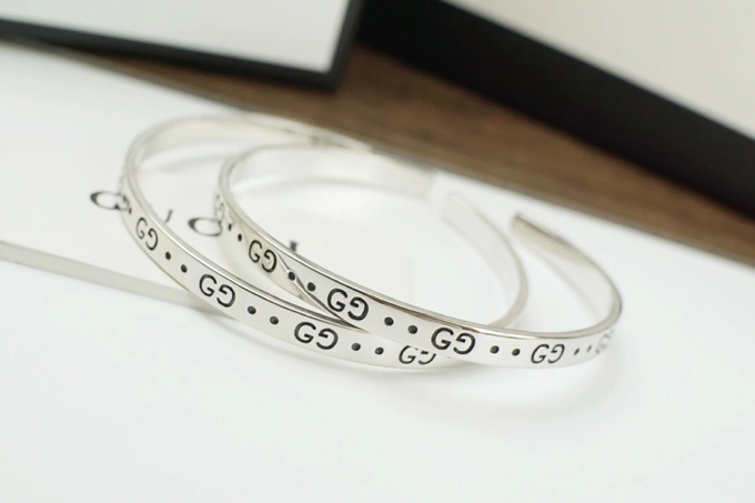 ZipUp Gucci Bracelets 244852
