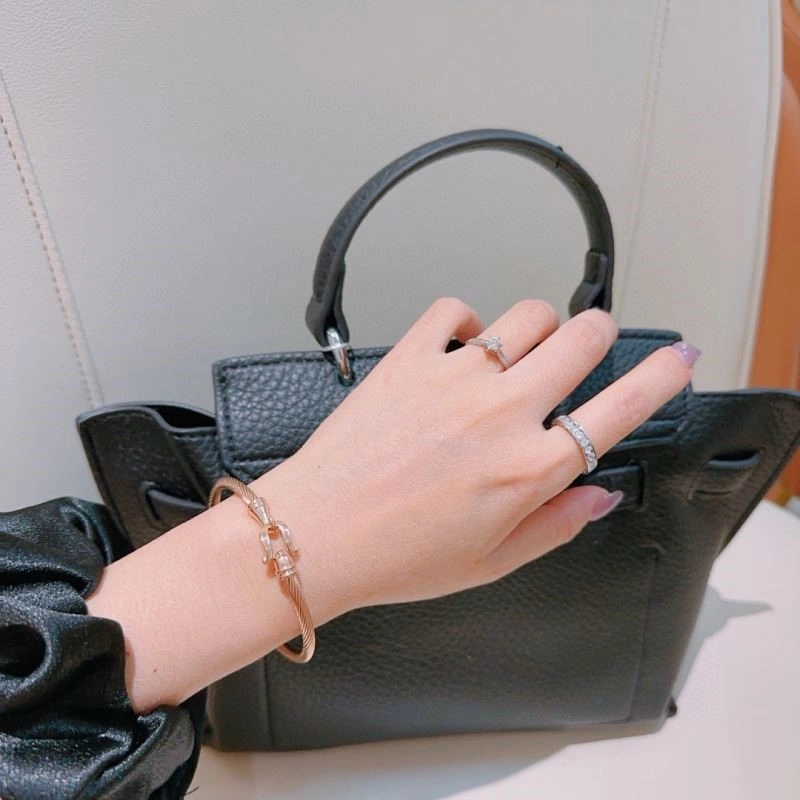 Gucci Bracelets Timeless 244628