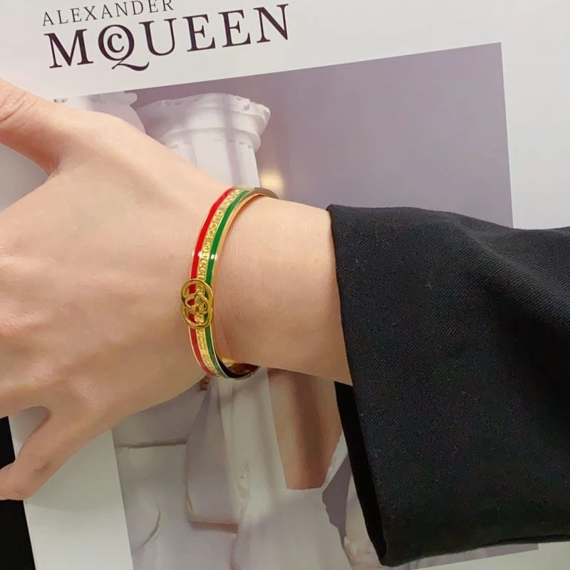 Snug Gucci Bracelets 244604