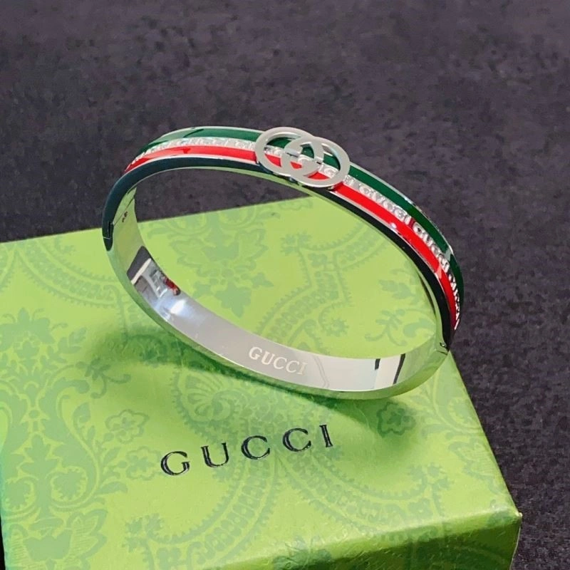 Snug Gucci Bracelets 244604