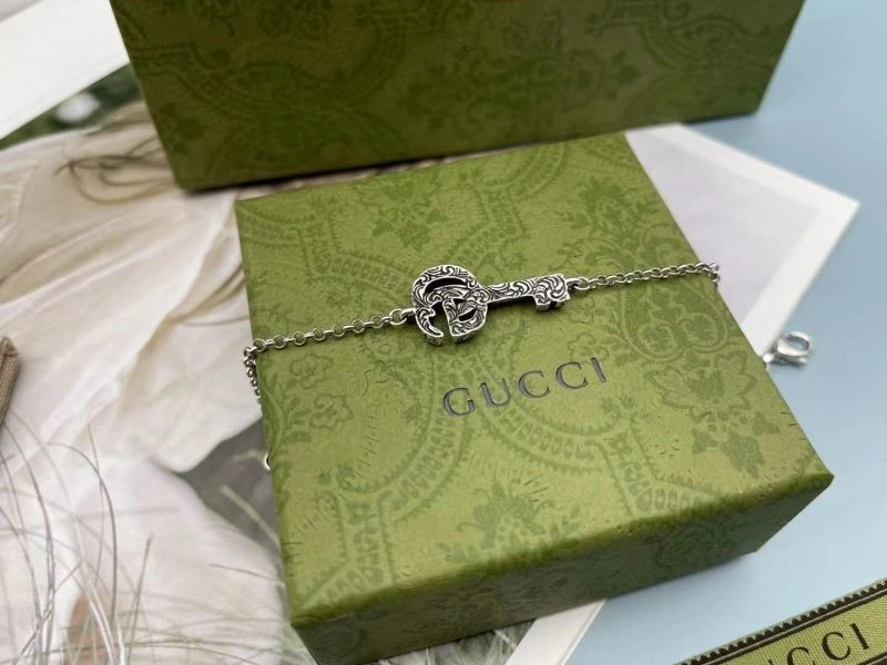 Vibrant Gucci Bracelets 244611