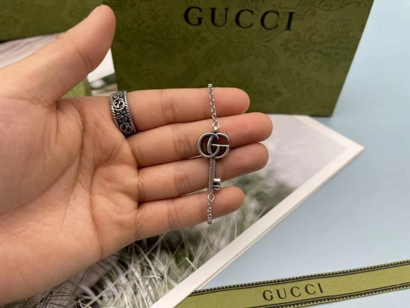 Vibrant Gucci Bracelets 244611