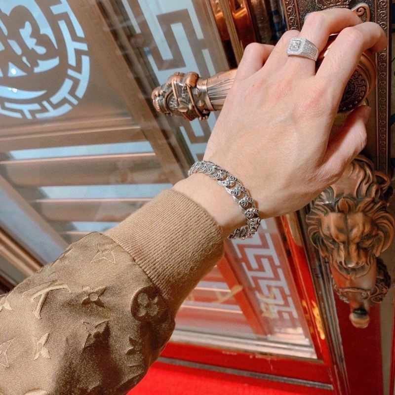 Compact Gucci Bracelets 244574