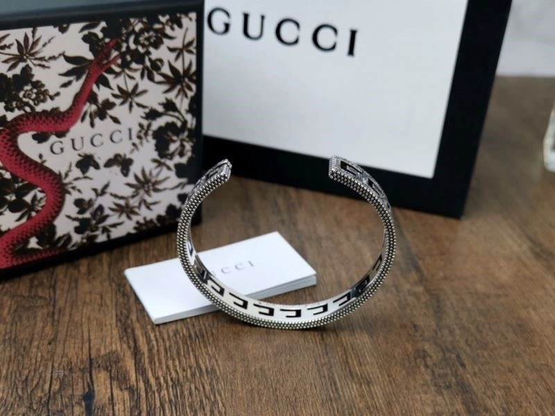 Versatile Gucci Bracelets 244391