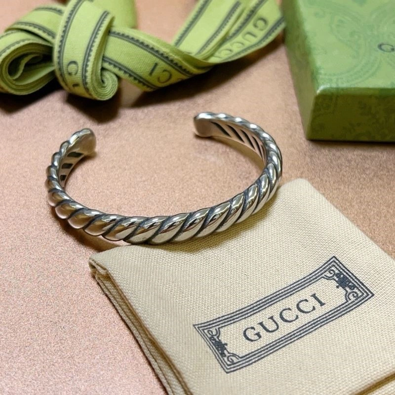 Vibrant Gucci Bracelets 244400