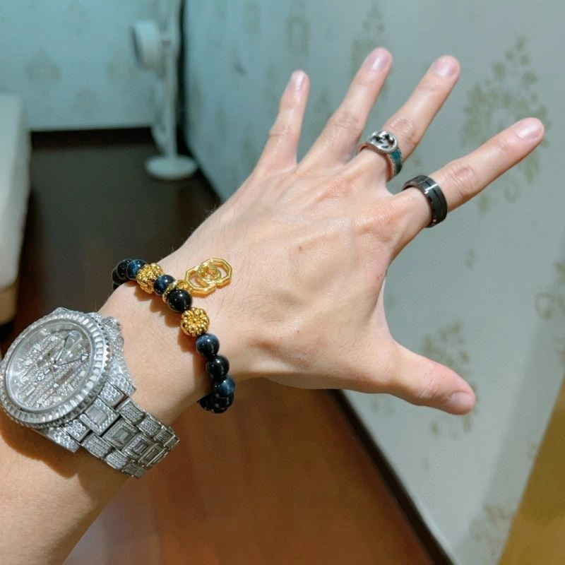 Trendsetting Gucci Bracelets 244375
