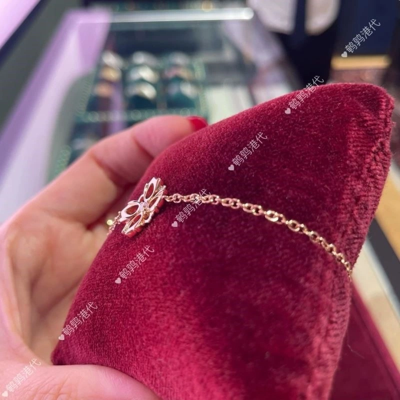Bold Gucci Bracelets 244136