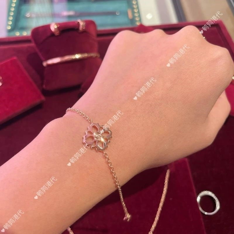 Bold Gucci Bracelets 244136