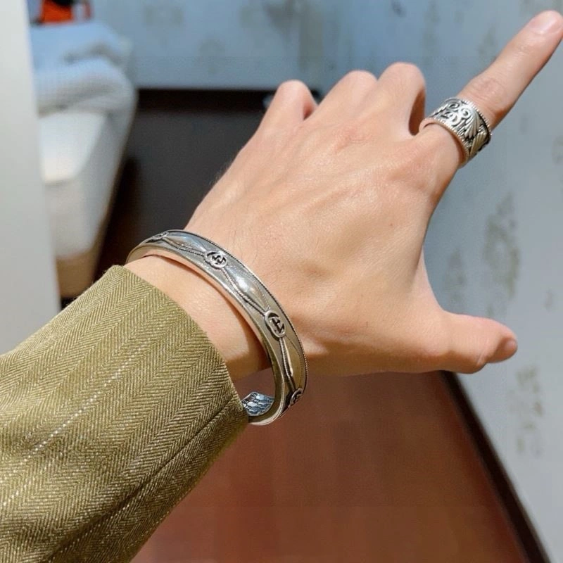 Lightweight Gucci Bracelets 244138
