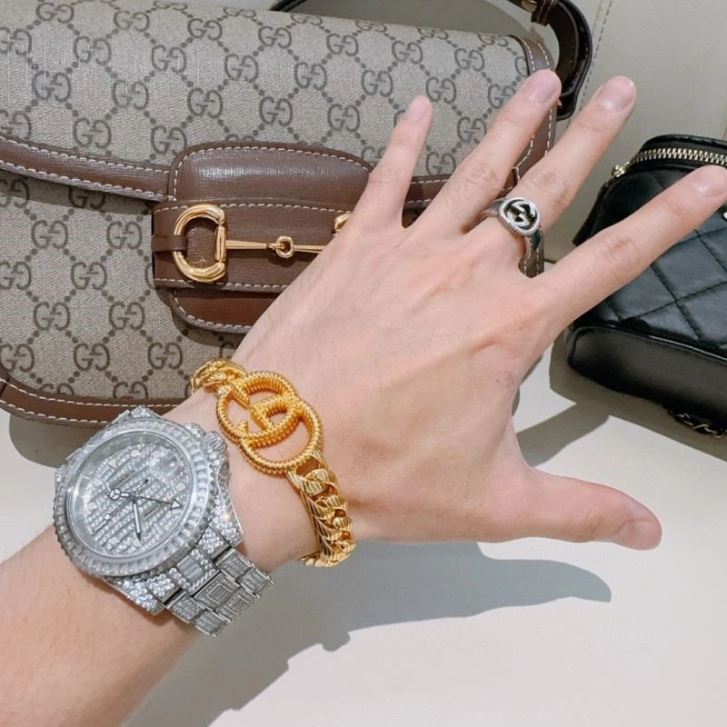 Bold Gucci Bracelets 244092