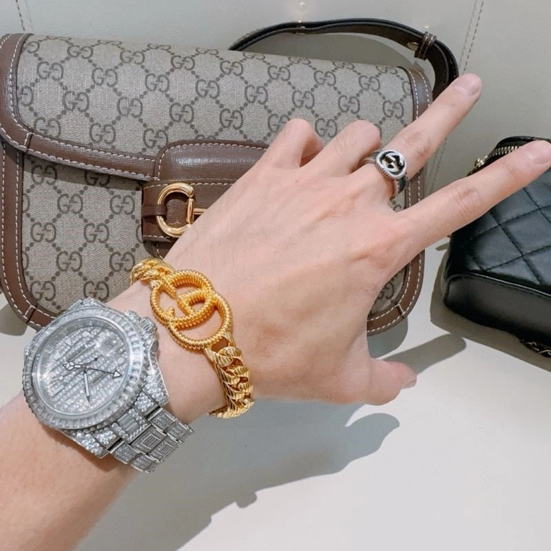 Bold Gucci Bracelets 244092