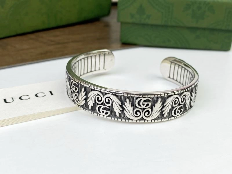 Comfortable Gucci Bracelets 243904