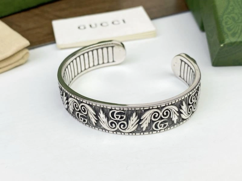 Comfortable Gucci Bracelets 243904