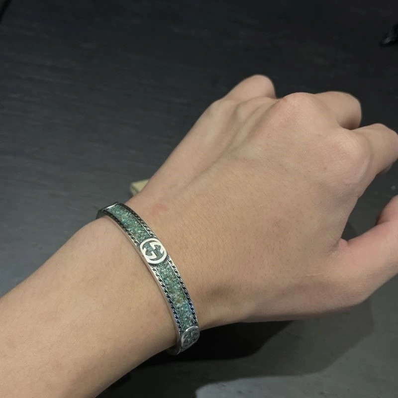 Supportive Gucci Bracelets 243907