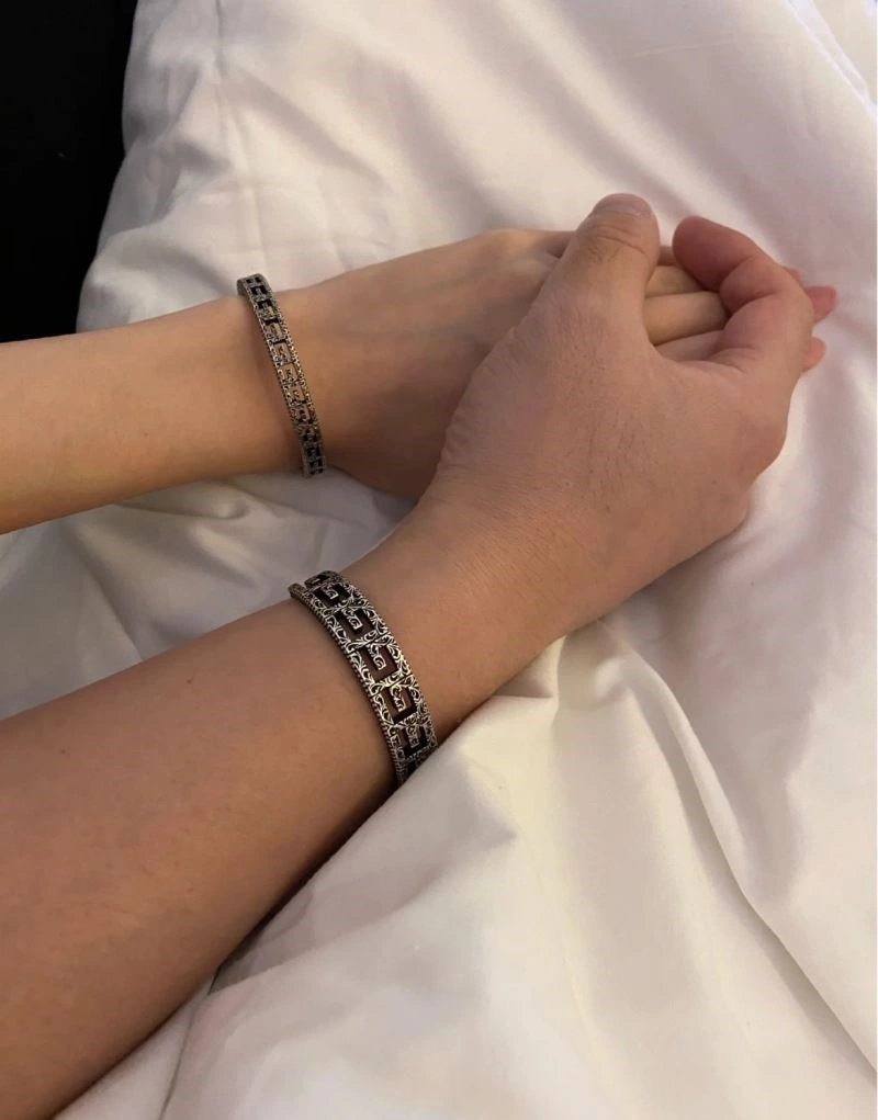 WeatherProof Gucci Bracelets 243892