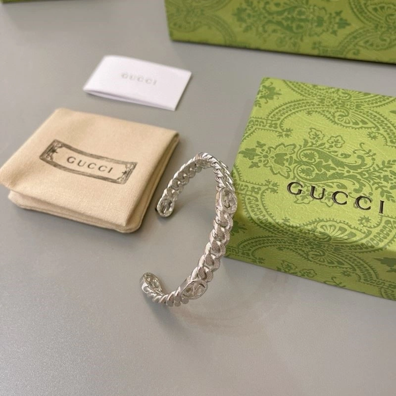 Sleek Gucci Bracelets 243817