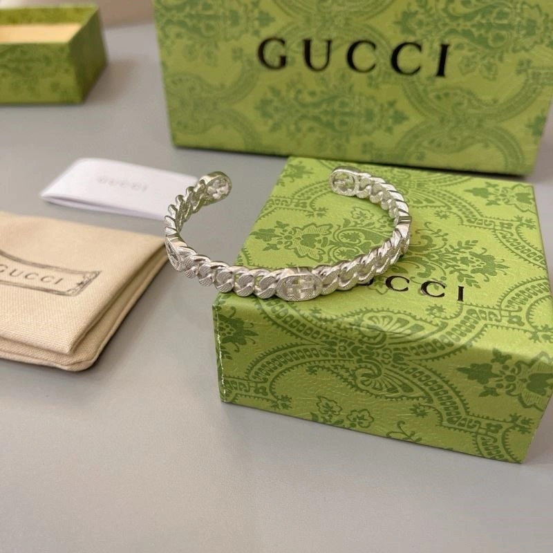 Sleek Gucci Bracelets 243817