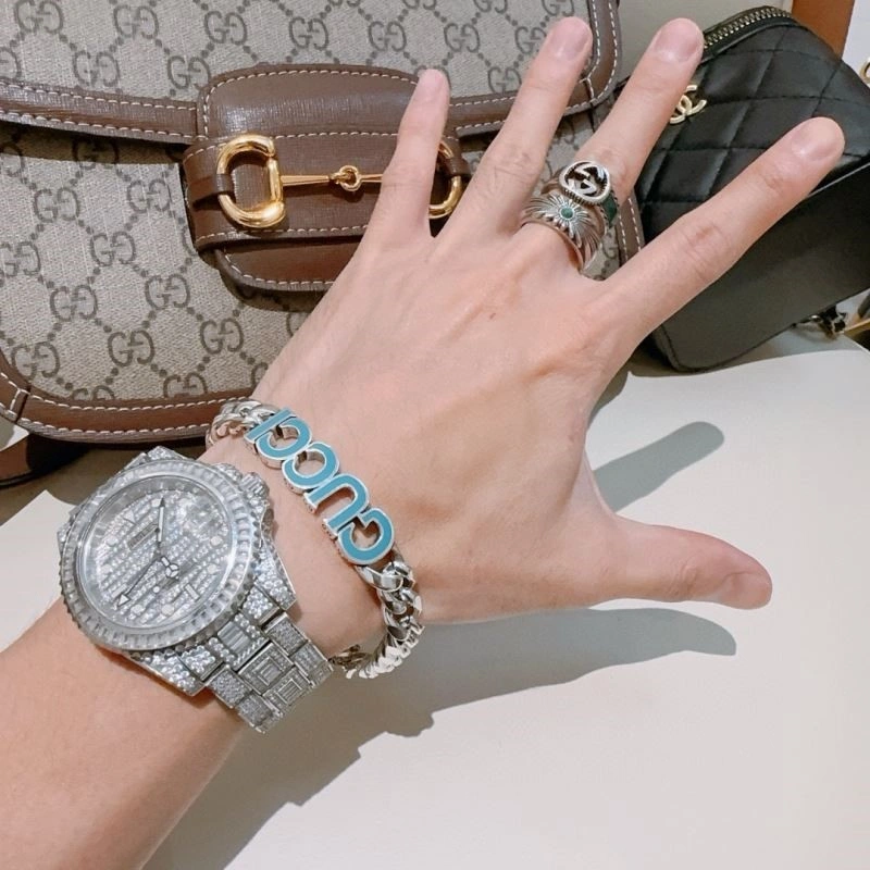 Supportive Gucci Bracelets 243808