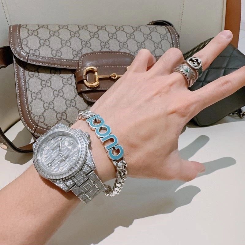 Supportive Gucci Bracelets 243808
