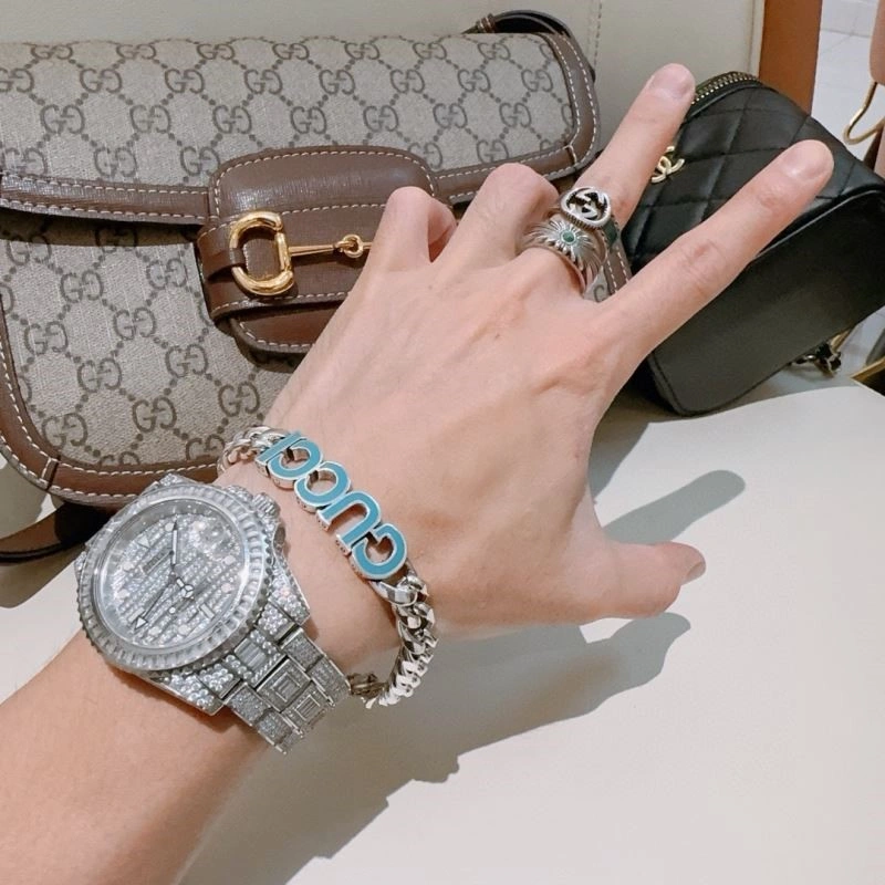 Supportive Gucci Bracelets 243808