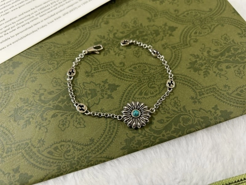 Bright Gucci Bracelets 243786
