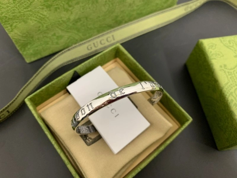 MoistureWicking Gucci Bracelets 243774