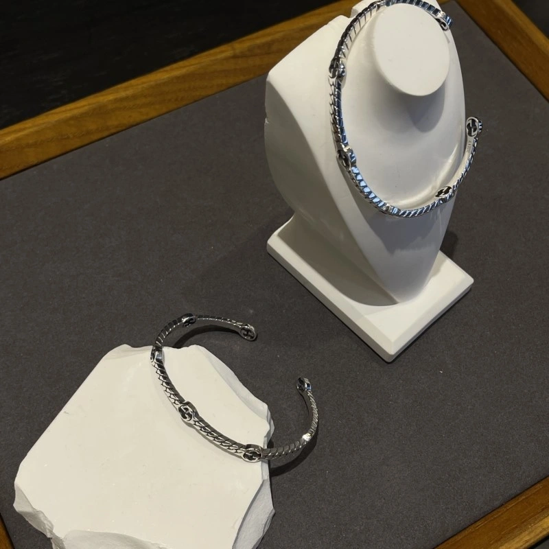 SmoothTexture Gucci Bracelets 243372
