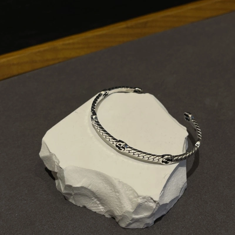 SmoothTexture Gucci Bracelets 243372