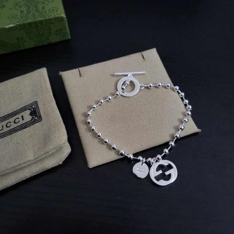 Supportive Gucci Bracelets 243310