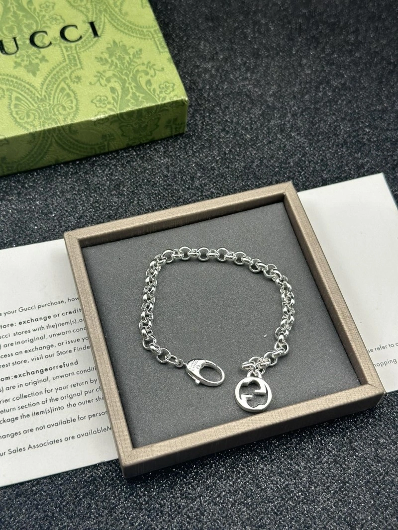 Sporty Gucci Bracelets 243303