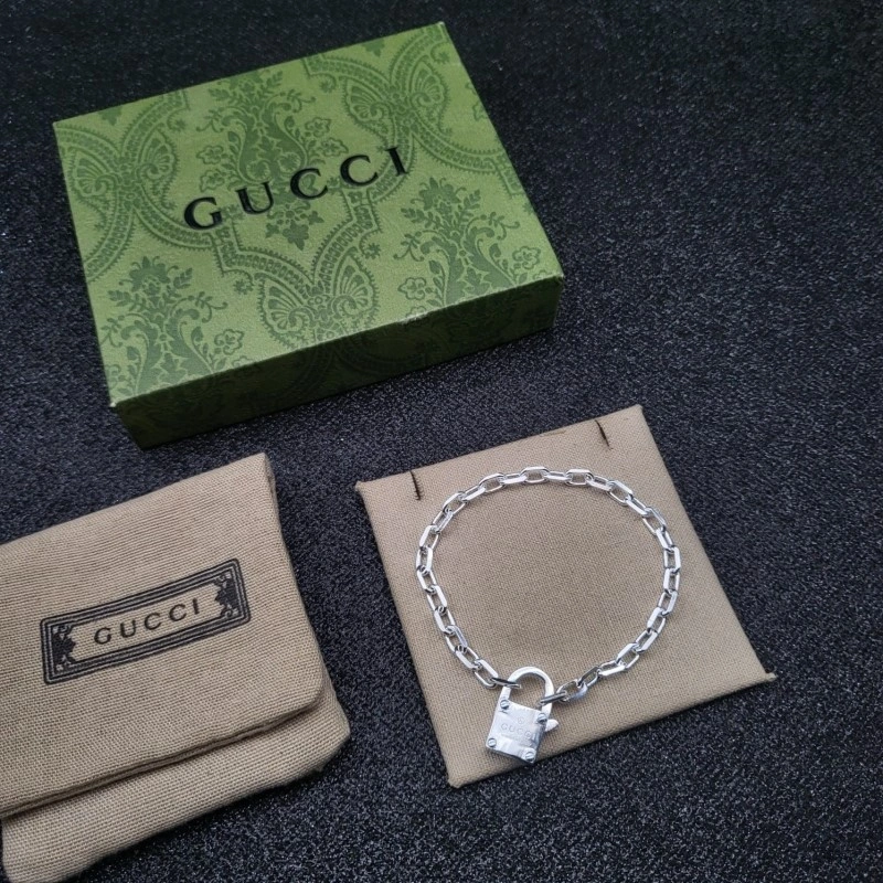 ModernLook Gucci Bracelets 243299