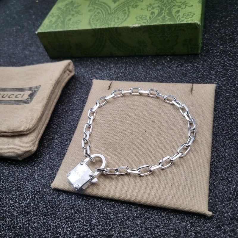ModernLook Gucci Bracelets 243299