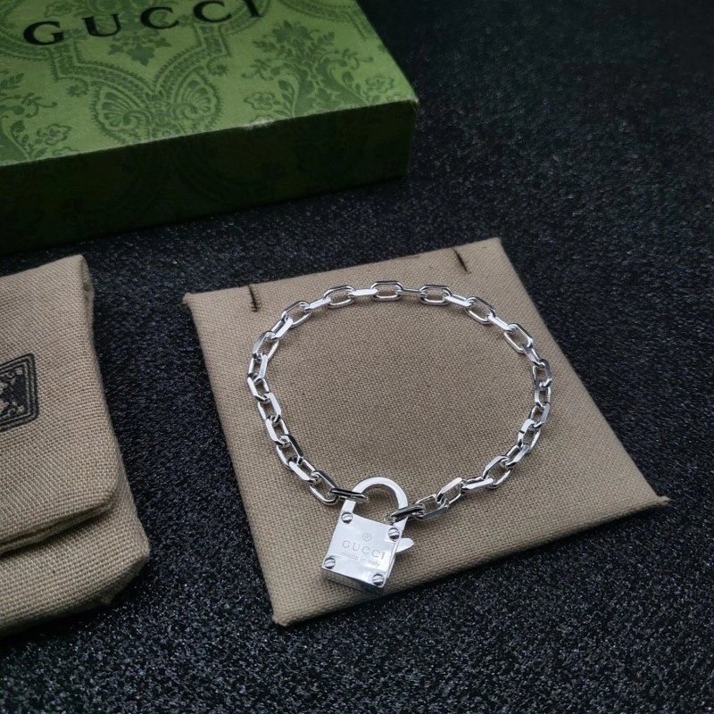 ModernLook Gucci Bracelets 243299