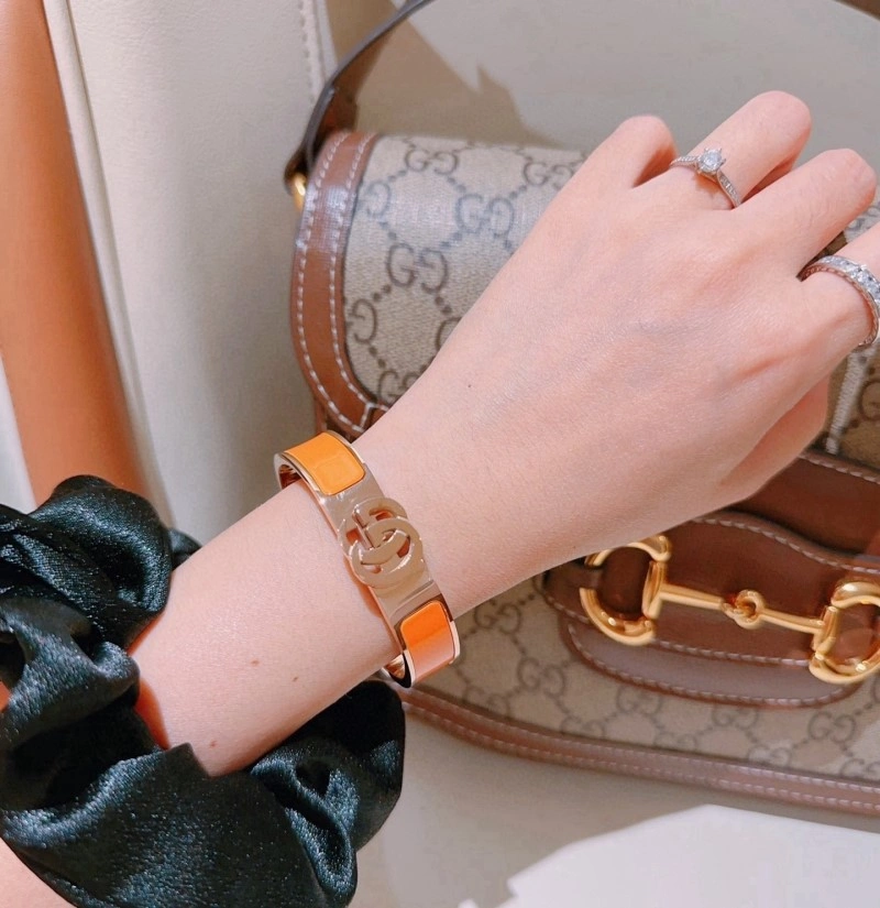 Resilient Gucci Bracelets 243297