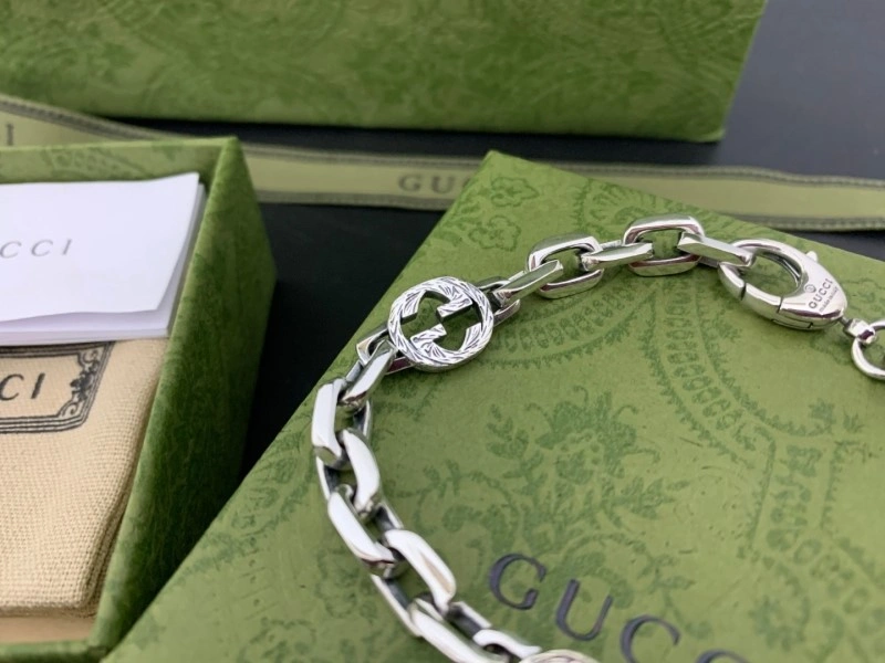 RelaxedFit Gucci Bracelets 243284