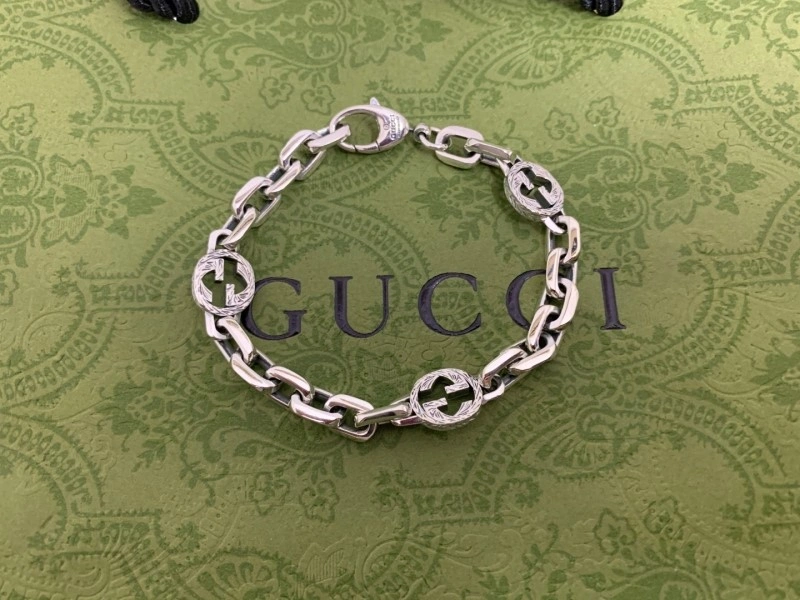 RelaxedFit Gucci Bracelets 243284
