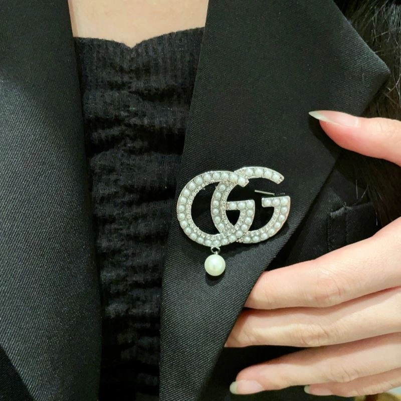 Sporty Gucci Brooches 245173